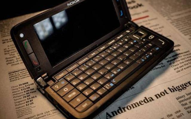 诺基亚|盘点当年那些牛炸天的手机设计！你用过吗？