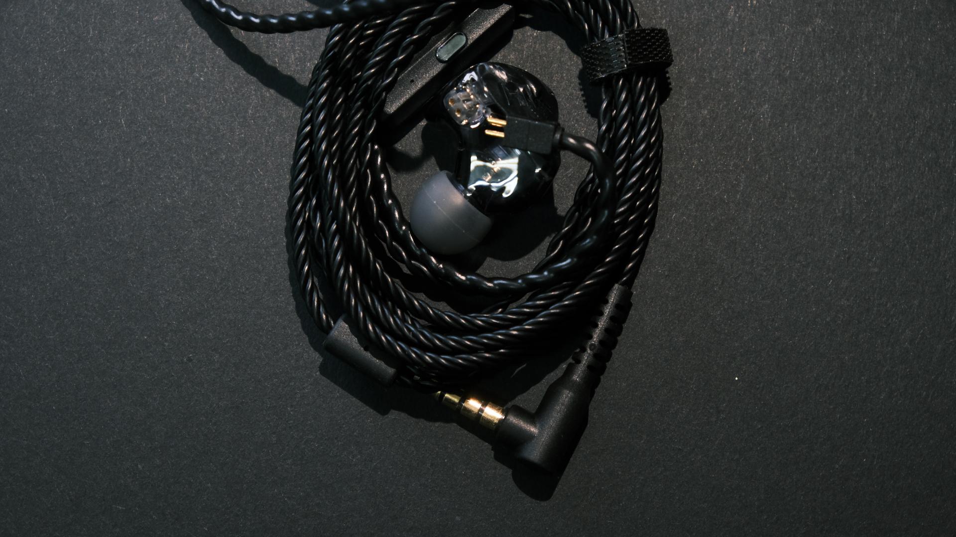 HIK S1耳机评测， 潮流炫酷的HiFi体验！