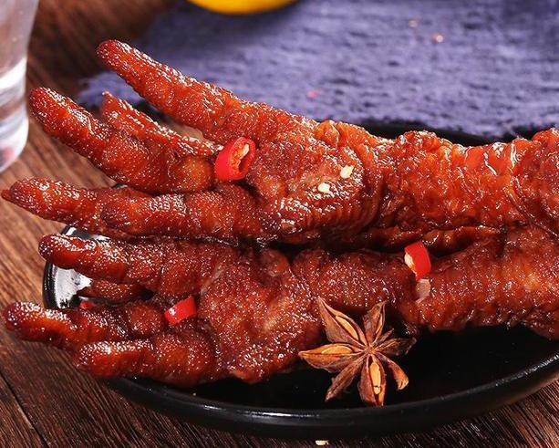 教你自制虎皮鸡爪,皮酥肉嫩,美容养颜,还不破皮