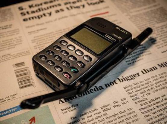 诺基亚|盘点当年那些牛炸天的手机设计！你用过吗？