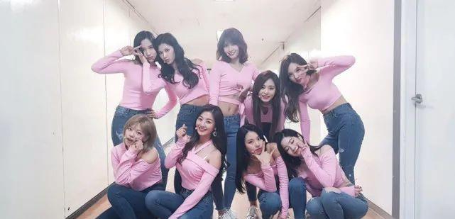 大势女团blackpink望尘莫及 top女团twice日韩专辑销量破一千万 音乐 潮牌淘 最新潮流前沿潮牌时尚潮流品牌资讯