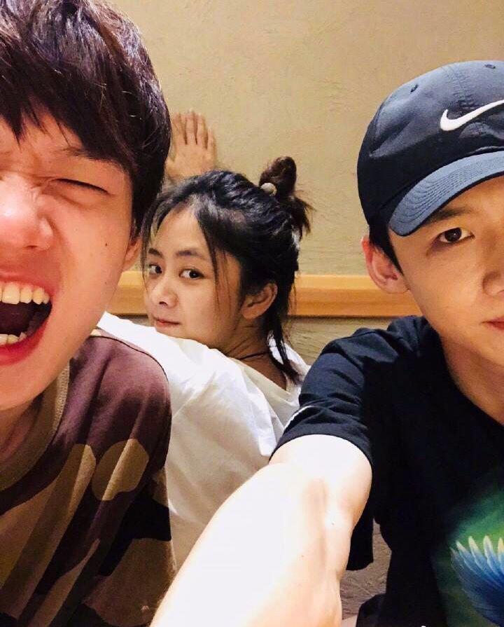 宋威龙,谭松韵,欧阳娜娜他们有各自的朋友圈,每个圈里