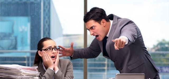 迷失与指引，梦中寻家路上遇上司，职场人生新启示