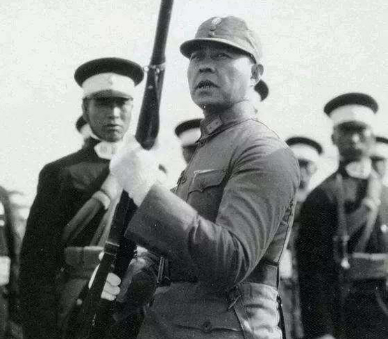 1937年4月，张自忠率团去日