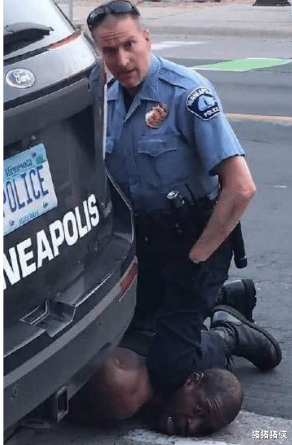 黑人被白人警察杀害可以打 砸 抢来换取美国的重视 亚裔为何只能老实的当受气包 社会资讯 娱乐新闻网