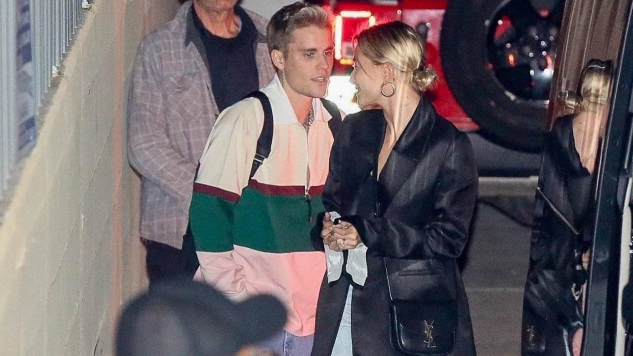 恭喜比伯重回颜值巅峰，与妻子海莉出街，ins风造型帅出新高度！