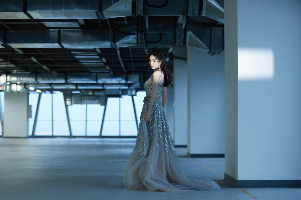 杨幂|最新穿搭 刚刚看到杨幂参