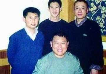 当年如日中天的何云伟为何离开德云社,他对郭德纲落井下石?