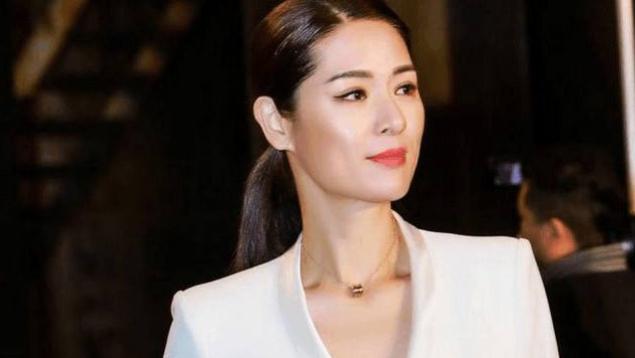 黄晓明|她被誉为中国第一美人，曾嫁著名导演又离婚，今凭种地成亿万富婆