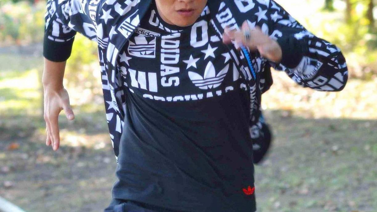 ▲他演戏要“8个替身”，剧组等他拍戏要半年，却没人敢说他耍大牌