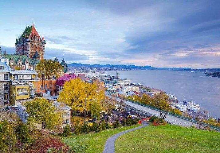 为什么加拿大、新西兰等国有总理