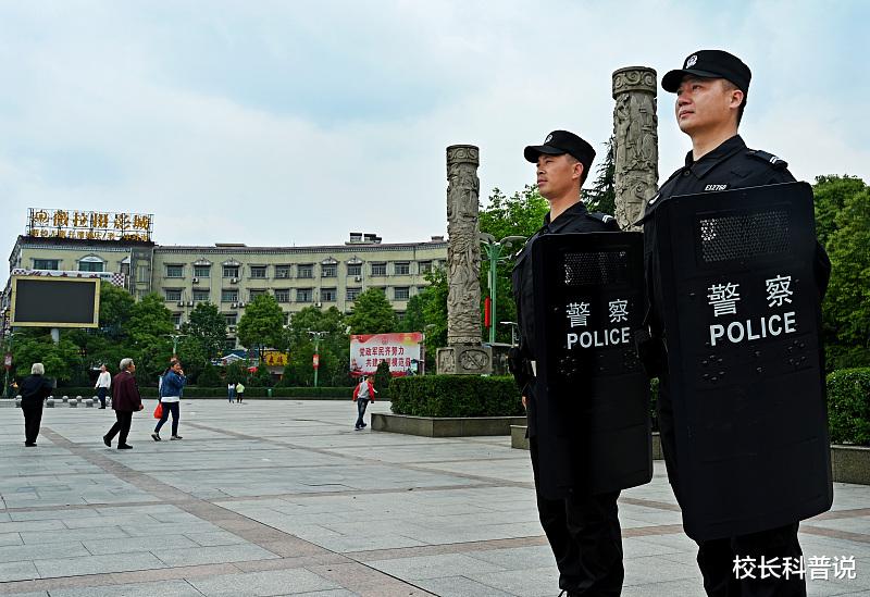 辅警 明明不算警察 工资也不高 为什么还有很多人想做 教育资讯 存满娱乐网