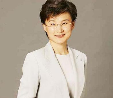 49岁央视"名嘴"董倩,嫁大5岁"央视主持"王世林,结婚多年恩爱如初