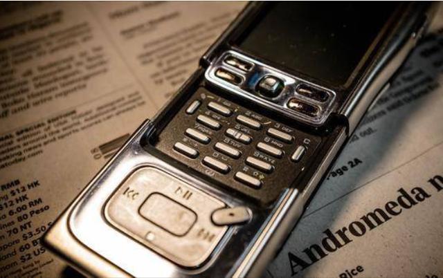 诺基亚|盘点当年那些牛炸天的手机设计！你用过吗？