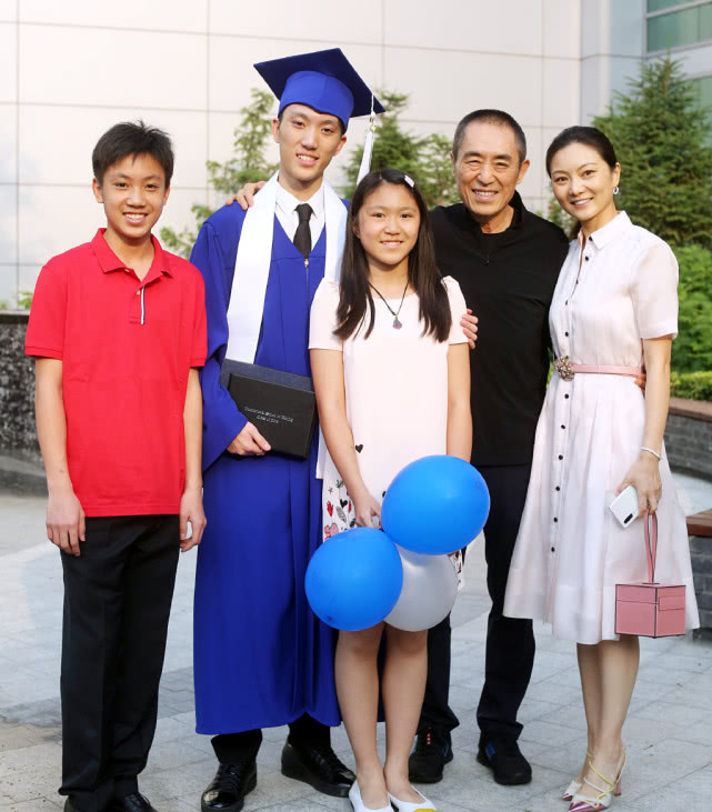 张艺谋为何放弃了相恋8年的巩俐,而娶了陈婷?