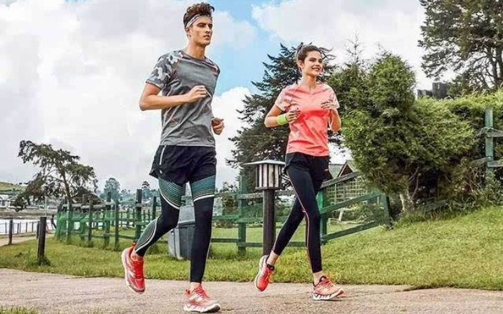 华为荣耀|小米推出“空调鞋”!99元硬杠阿迪达斯,穿上降15℃比拖鞋还透气