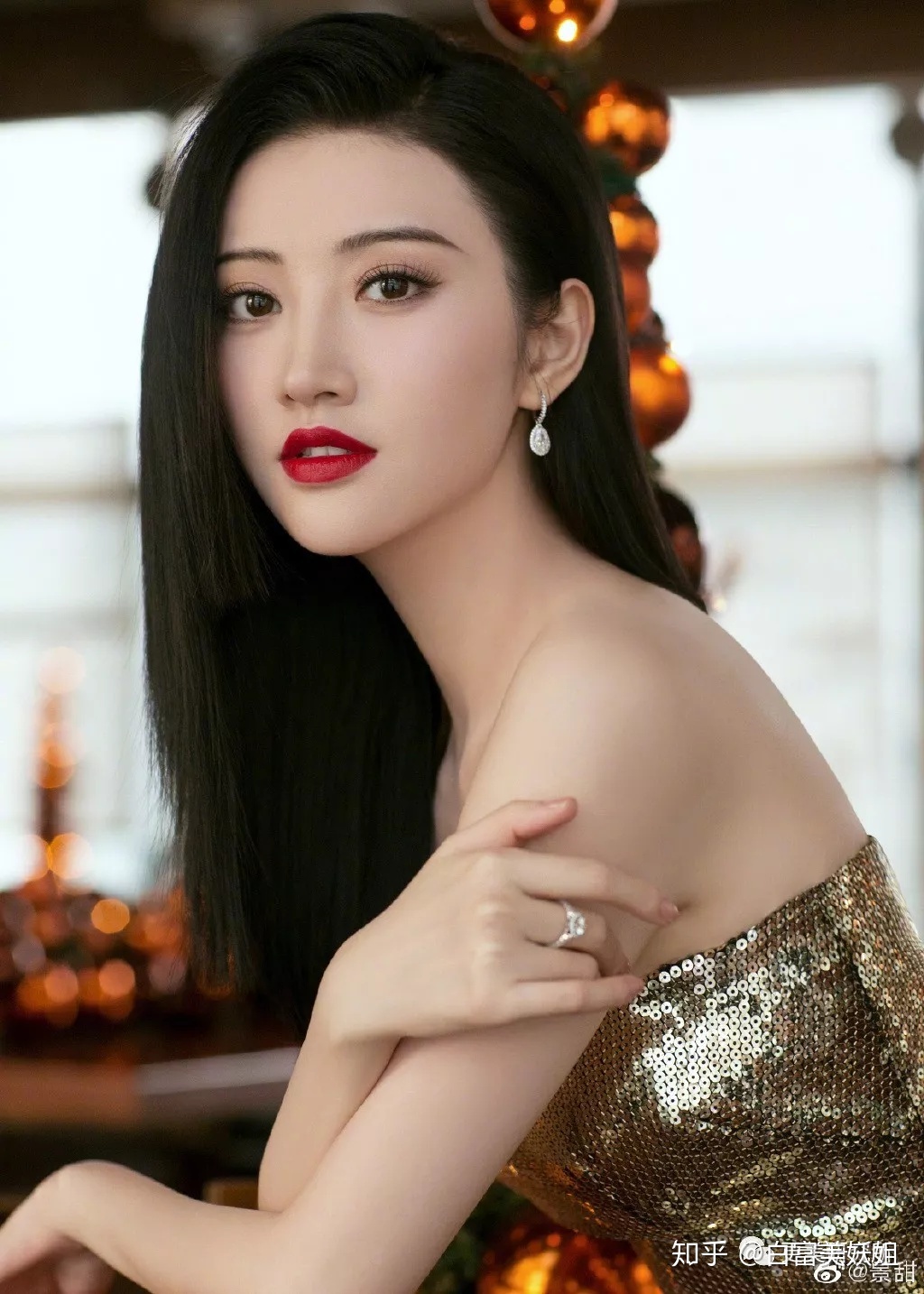 人间富贵花!盘点那些长相美艳大气,自带贵气的明星