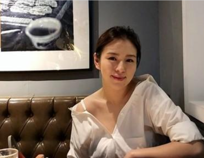 因迟到遭导演当众扒衣,被初恋阮经天逼退圈的刘品言,近况如何?
