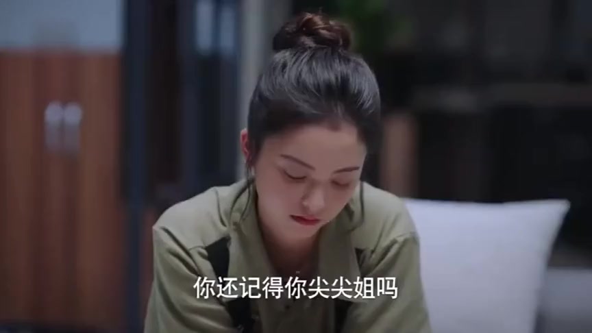 以家人之名：陈婷故意提起小橙子小时候受伤的事，李尖尖好尴尬啊！(1)