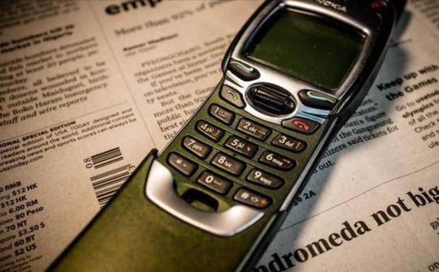 诺基亚|盘点当年那些牛炸天的手机设计！你用过吗？