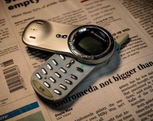 诺基亚|盘点当年那些牛炸天的手机设计！你用过吗？