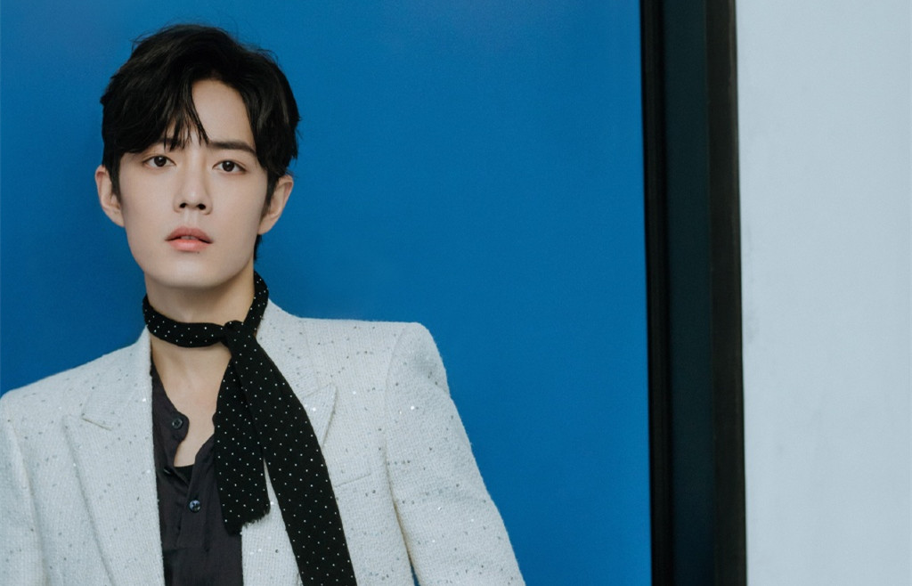 肖战晒出父母照片,只为证明自己没有整容,网友:难怪这么帅!