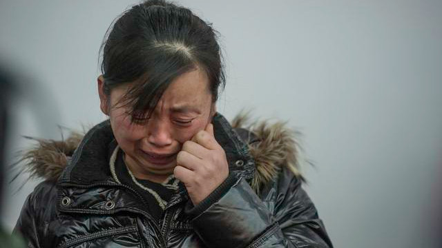 肝硬化|?男子\1杯酒\下肚，却\肝硬化\离世，医生直言：2个习惯害的