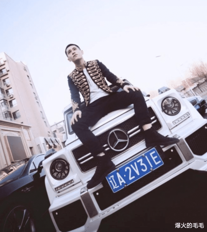 快手第一人气排名%_快手人气最高的主播,小伊伊排第二,第一没才艺却吸