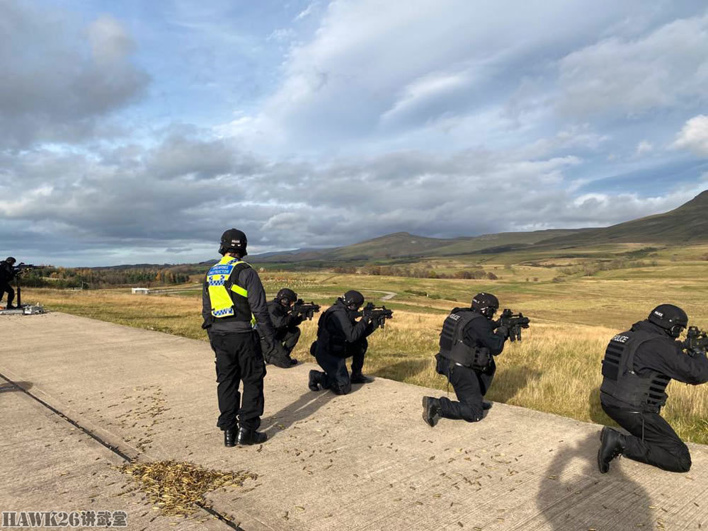 英国警察与海军联合训练使用中口径机枪射击只是因为身份太特殊 军事资讯 娱乐新闻网