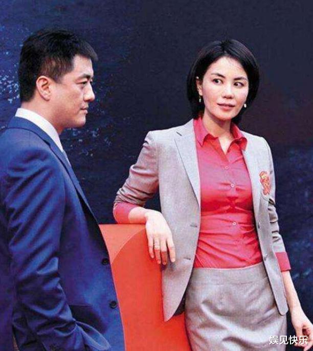 50岁王菲活得有多传奇?李亚鹏爱惨她了,难怪谢霆锋对她依依不舍