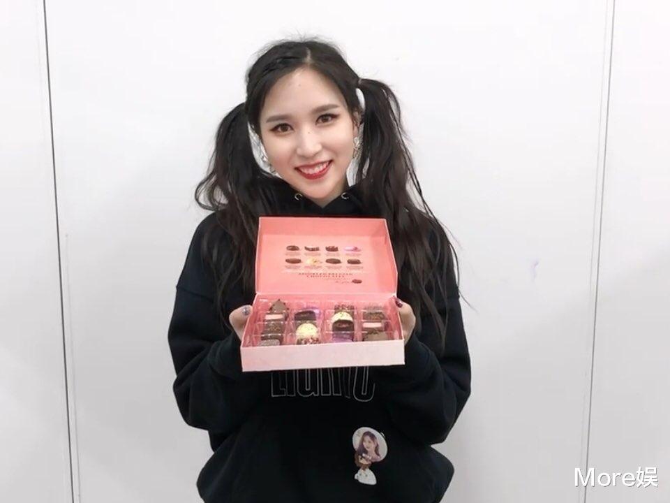 twice首次全员满编表演曲目 feelspecial 登上全球热搜榜第一 网友 这是粉丝送给mina最好的礼物 娱乐资讯 娱乐新闻网