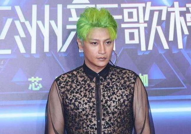 49岁陈志朋严重发福!大肚腩突出实属油腻,为捞金复出太心酸