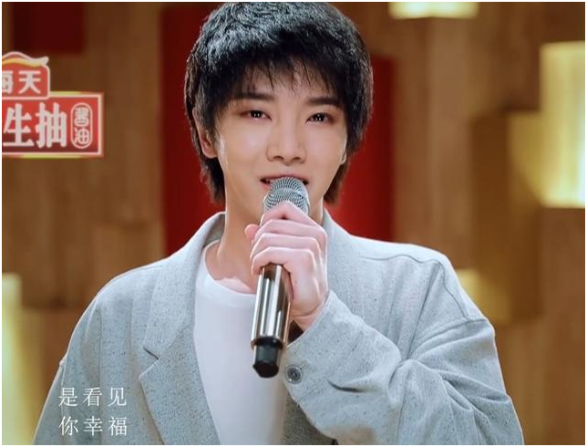 华晨宇前女友照曝光,看到她的"真实模样"后,网友:难怪