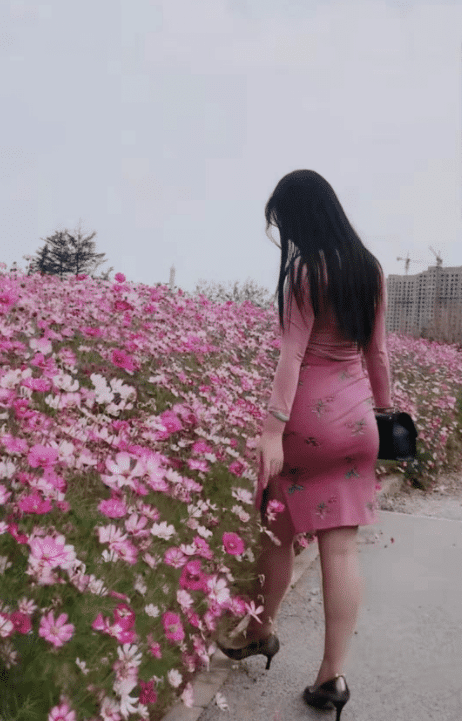 说实话,对这样的微胖小少妇没有一点抵抗力