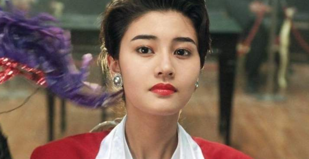 90年代香港四大美女,周慧敏垫底,李嘉欣仅第二,第一无