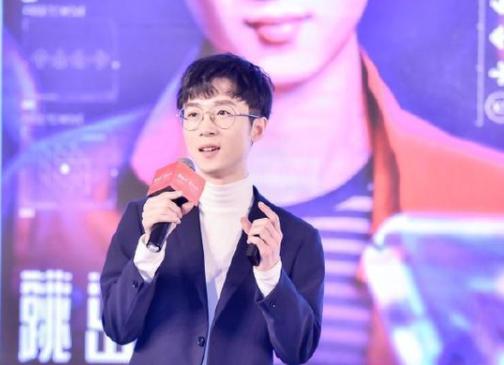 和平精英:企鹅套装惹祸,主播自娱自乐挑逗队友