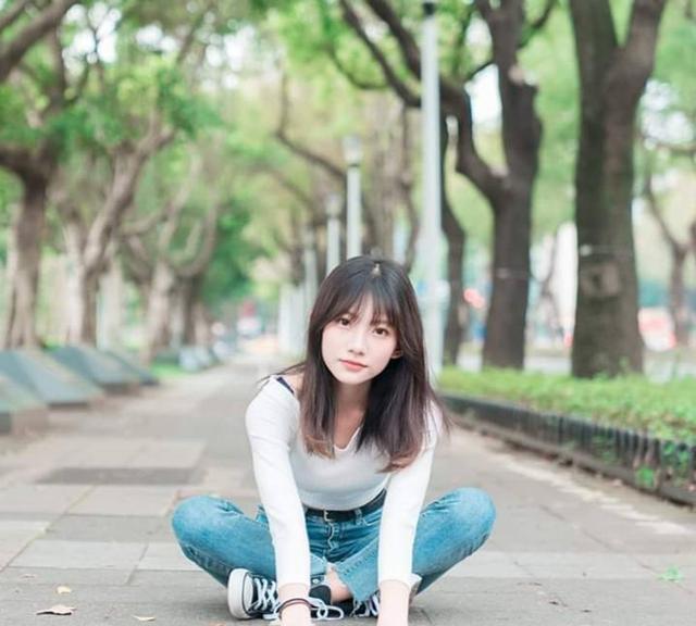 「多图」中国台湾"清华大学"校花,空灵般的气质俘虏无