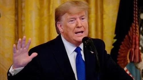 疫情在美国持续恶化，但美国民众的选择跟特朗普出奇的一致！