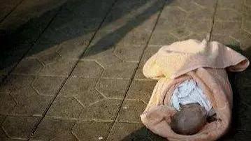 亲手捂死自己刚出生女儿，“父母”身份，不是杀人凶手的免死金牌