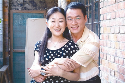 出道33年无绯闻,与哥哥约定一辈子不结婚,今57岁还没成家
