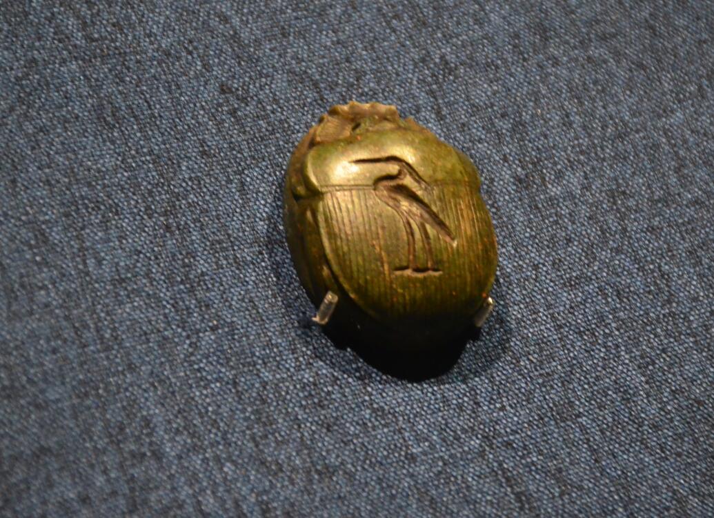 古埃及的圣甲虫护身符，与木乃伊