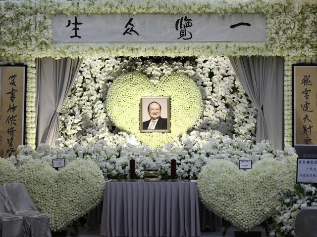 历史的偶然与必然 金庸的一生 交织着必然与偶然 历史资讯 八戒游戏