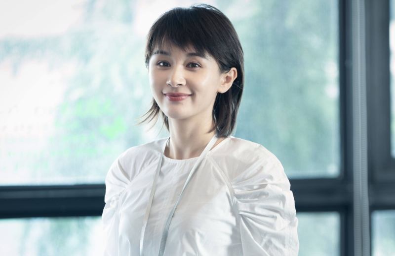 “当知道生活不易的时候，突然就