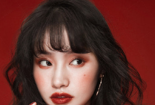 青你2 段小薇掀起刘海 气质大变不敢认 这才是小松菜奈 动漫资讯 八戒游戏