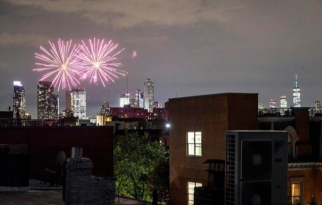 我们睡不着也不让你睡 不满政府应对无能 纽约民众在市长家门口按喇叭抗议 国际资讯 八戒游戏