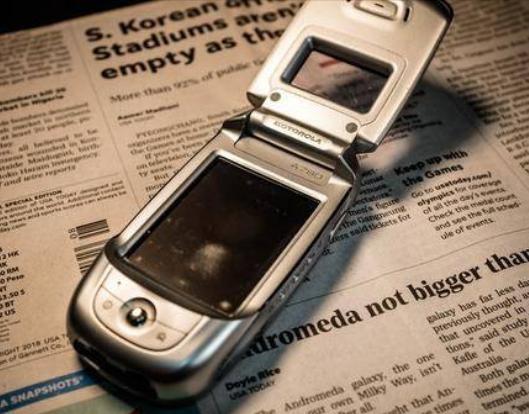 诺基亚|盘点当年那些牛炸天的手机设计！你用过吗？