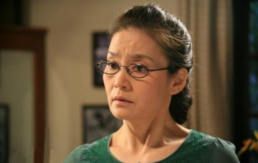 66岁"恶婆婆专业户",与米家山离婚后双双单身至今,膝下无子女