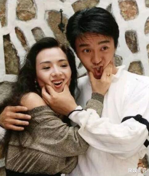 被周星驰封杀的两位女星,前者乖乖退圈,后者让周星驰损失近千万