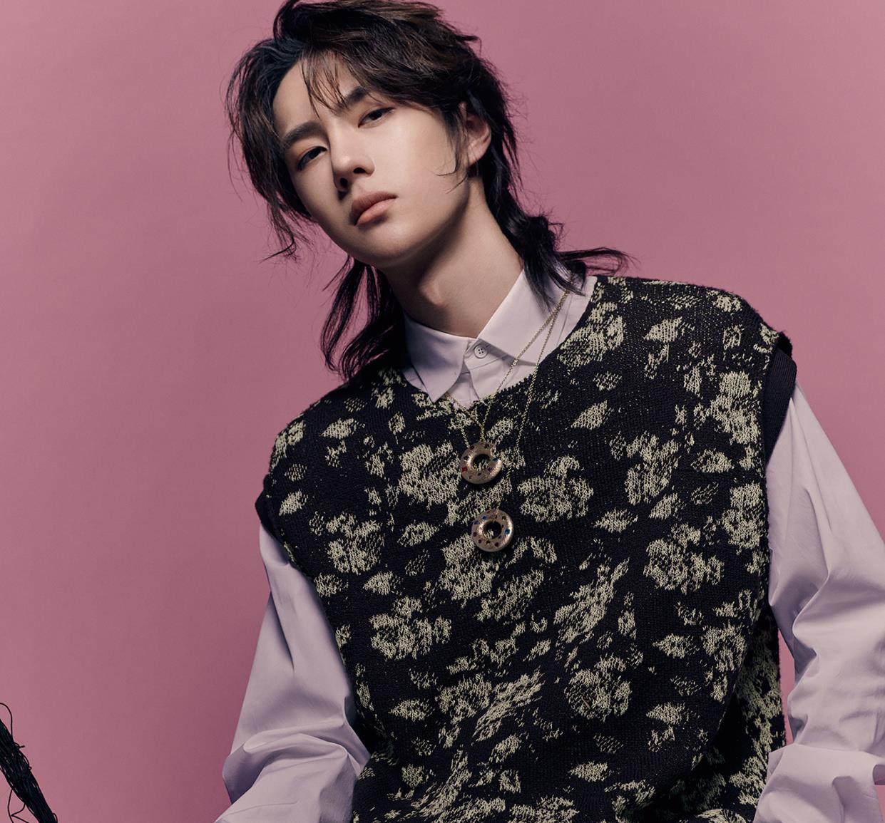 肖战跳舞,王一博拍杂志上热搜,两人因此被知名作家批评