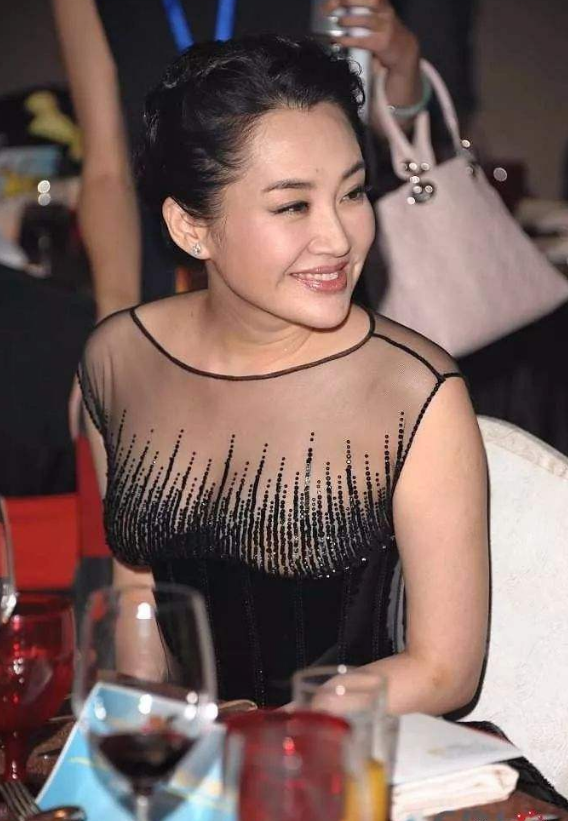 网站首页 阅娱坛  其实在娱乐圈中不愿意结婚的女生才是多的,特别是上